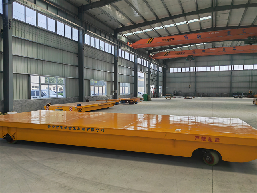 大尺寸臺面倉儲貨運無軌搬運車輛